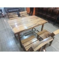 ราคา โต๊ะไม้พร้อมเก้าอี้ ไม้เนื้อแข็ง สภาพสวย (มือสอง) (360852435)