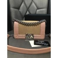 ราคา Chanel Boy 8" Stingray pink nude holo16 (มือสอง) (360860390)