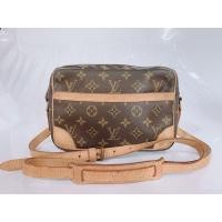 ราคา LOUIS VUITTON CROSSBODY MONOGRAM มือสอง ของแท้ (มือสอง) (360884137)