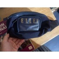 ราคา กระเป๋าคาดอกแบรนด์ elle (มือสอง) (360881305)