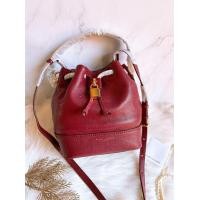 ราคา Marc Jacobs Lock That M0016099 Bucket Bag (มือหนึ่ง) (360868933)