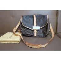 ราคา Louis Saumur Monogram สภาพใหม่มาก ประกันเเท้ตลอดชีพ (มือสอง) (360906567)