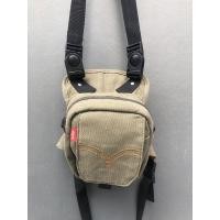 ราคา กระเป๋าสะพายข้าง คาดเอว Levis ใบเล็ก สภาพสวยขนาดประมาณ กว้าง7cm ยาว14cm สูง18cm ส่งฟรี (มือสอง) (360894795)