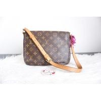 ราคา Lv tango ปี99 สวยเดิม (มือสอง) (360891167)