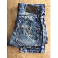 ราคา รหัส21432 กางเกงยีนส์ Jack and Jones Boxy Looes Fit Denim Jeans ผ้าด้าน เอววัดจริง W35 ตึง 36 L32 (มือสอง) (360101654)