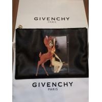ราคา givenchy bambi clutch (มือสอง) (360924796)