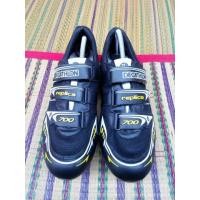 ราคา รองเท้าปั่นจักรยาน Decathlon (มือสอง) (336420544)