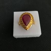 ราคา แหวนทับทิมพม่า ทรงโบราณ ตัวเรือนเงินแท้ชุบทองคำ 7 (มือหนึ่ง) (360880972)