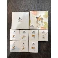 ราคา Swarovski คริสตัล โล๊ะตู้ เครื่องประดับ เข็มกลัด สร้อยคอ กำไล ของแท้ (มือสอง) (360907176)
