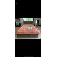 ราคา เตียงไม้ 3.5 ฟุต พร้อมที่นอน (มือสอง) (360913083)