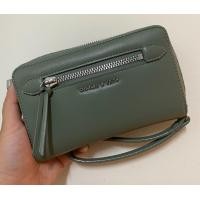 ราคา CHARLES and KEITH กระเป๋าสตางค์ซิปรอบ รุ่น FRONT ZIP WRISTLET สี เขียว (มือสอง) (360890545)