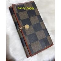 ราคา Fendi long wallet แท้ (มือสอง) (360881784)