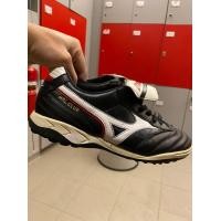 ราคา รองเท้าฟุตบอล ร้อยปุ่ม (มือสอง) (360909414)