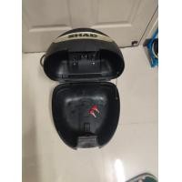 ราคา กล่องท้ายรถมอไซมือ2 shad sh 26L สภาพ90 มีลอยข่วนจากการใช้งาน ตัวกล่องกับฐานยึดเเน่ไม่มีสั่น มีที่พิงหลังคนซ้อน (มือสอง) (360910971)