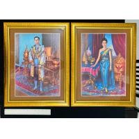 ราคา กรอบรูปไม้แป้ง ภาพพิมพ์เก่ายุคพระนคร กระดาษลายผ้า ในหลวงทรงชุดจอมทัพไทยและพระราชินี พิมพ์ปี 2515 (มือหนึ่ง) (360860001)