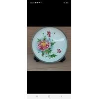ราคา ถาดกระเบื้องเก่า100ปีดอกเยอร์บีร่าสีแดงชมพู (มือสอง) (360888741)