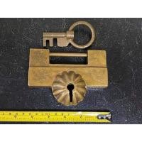 ราคา กุญแจทองเหลือง เก่าสะสม (มือสอง) (360885909)