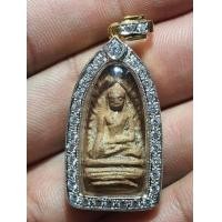 ราคา พระรอดวัดมหาวันเลี่ยมกรอบทองฝังเพรช (มือสอง) (360886933)