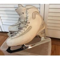 ราคา รองเท้าสเก็ตน้ำแข็ง edea ice flyไอซ์สเก็ต สีขาว เบอร์ 250 (มือสอง) (341135512)