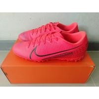 ราคา ร้องเท้าฟุตบอล 100 ปุ่ม nike mv13 ไซส์ 45 JP 290 (มือสอง) (360882508)