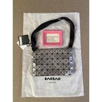ราคา bao bao กระเป๋า baobao issey miyake 5x8 5 x 8 crossbody bag silver สีเงิน เนื้อเงา มือสอง มือ 2 ของแท้ แท้ used like new (มือสอง) (360852546)
