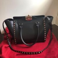 ราคา Valentino Garavani (มือสอง) (360389140)