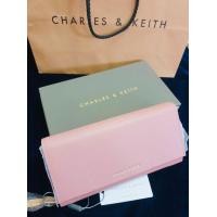 ราคา CHARLES and KEITH CLASSIC WALLET กระเป๋าสตางค์ใบยาวมือ 1 (มือหนึ่ง) (360853718)