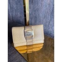 ราคา กระเป๋าใส่คีย์ ferragamo แท้ (มือสอง) (360831221)