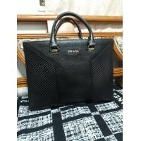 ราคา กระเป๋า PRADA แท้ ทรงเอกสาร สภาพใหม่พร้อมใช้งาน (มือสอง) (360756925)