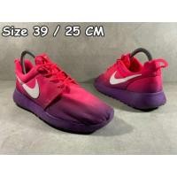 ราคา Nike Roshe Run Size39 ยาว25cm (มือสอง) (360826798)