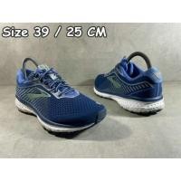 ราคา Brooks Ghost 12 Size39 ยาว25cm (มือสอง) (360818431)