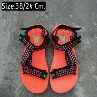 ราคา Le Coq Sportif Sandal ของแท้พื้นเต็ม (มือสอง) (360800380)