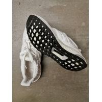 ราคา Adidas Ultra Boost สีขาว (มือสอง) (360794806)