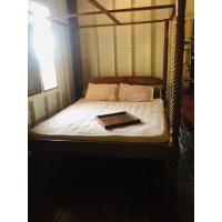 ราคา เตียงไม้สัก (มือสอง) (360787960)