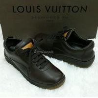 ราคา Louis Vuitton Brown Signature LV Men's Calfskin Leather Lace Up Sneakers (มือสอง) (360783145)