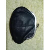 ราคา กระเป๋าใส่เหรียญหนังแท้สีดำ (มือสอง) (360786674)