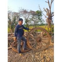 ราคา ล้อเกวียนโบราณตกแต่งบ้านและสวน (มือสอง) (360782586)