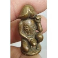 ราคา 8756-เครื่องรางมหาเสน่ห์ ขุนบันลือนั่งกวัก เนื้อทองเหลืองเก่า (มือสอง) (360770348)