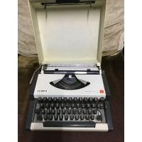 ราคา เครื่องพิมพ์ดีด Olympia Traveller de luxe (มือสอง) (360765961)