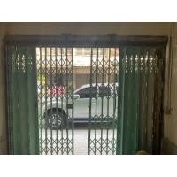 ราคา ขายด่วน ประตูเหล็ก หน้าบ้าน 2 ชุด ราคาถูก 5500 บาท (มือสอง) (360762166)