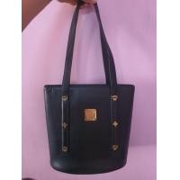 ราคา กระเป๋าทรงถังสีดำ mcm แท้ (มือสอง) (360670494)