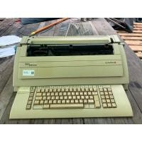 ราคา พิมพ์ดีดไฟฟ้า olympia (มือสอง) (357442108)