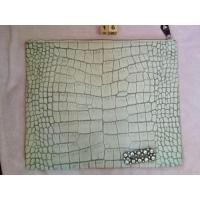 ราคา กระเป๋าใส่notebookสีครีม guess (มือสอง) (360093761)