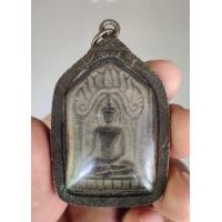 ราคา พระเนื้อชิน พิมพ์ขุนแผน กรุกระต่ายแกลบ เลี่ยมเงิน (มือสอง) (360747896)