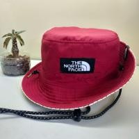 ราคา หมวกบัคเก็ต The North Face (สีแดง) สภาพดี ไม่มีรอยตำหนิ ขนาดรอบหัว 57-58 cm. มีสายรัดใต้คาง (มือสอง) (360750912)