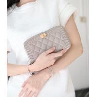 ราคา Used Chanel long wallet boy holo 27 (มือสอง) (360739836)