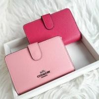 ราคา COACH F11484 MEDIUM CORNER ZIP WALLET (มือหนึ่ง) (360737657)