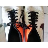 ราคา รองเท้า​สตั๊ด​100 ปุ่ม​ (มือสอง) (360745579)