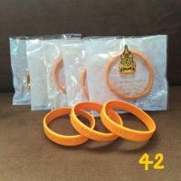 ราคา สายรัดข้อมือสีเหลือง เรารักพระเจ้าอยู่หัว Long Live The King ปี49 No.42 (มือหนึ่ง) (360725839)