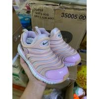 ราคา รองเท้าผ้าใบเด็ก Nike Free มือสองของแท้ งานปี 2018 ขนาดเท้า 18CM (มือสอง) (358511965)